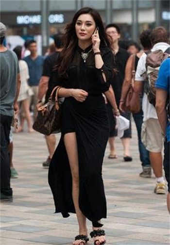形容与众不同的成语