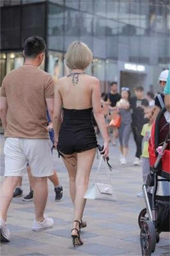 抖音女王哭的瓜资源
