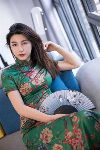 哈尔滨二中门事件
