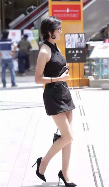 女主叫苏卿男主叫封宴