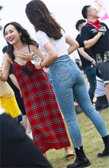 撕掉她的衣服2没内衣