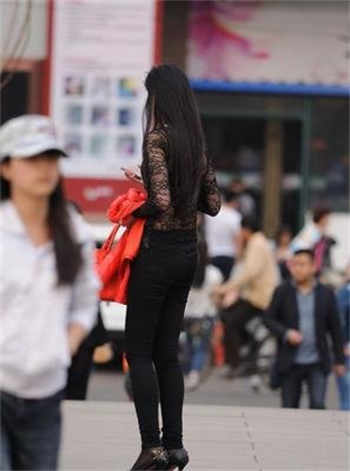 为丈夫晋升他妻子