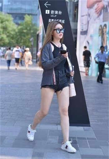 银荡荡的女高中生小雪