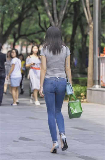 主角搞房产中介的小说