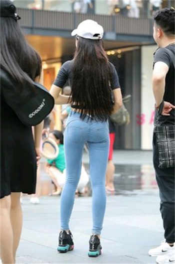 绑在树上c了起来苏沫沫