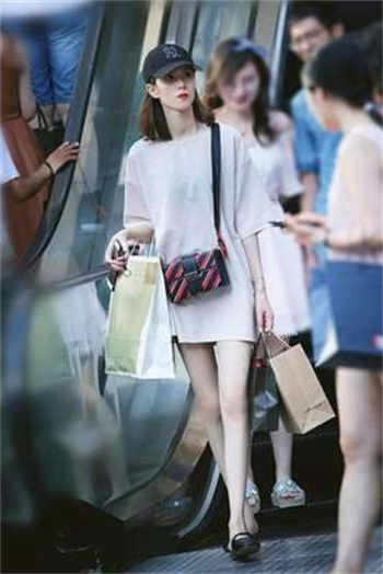 假装乖巧gl守月