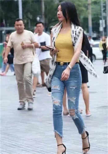 公爹把船开到湖中间小说