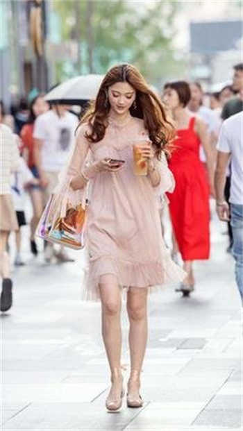 冯提莫光脚图片